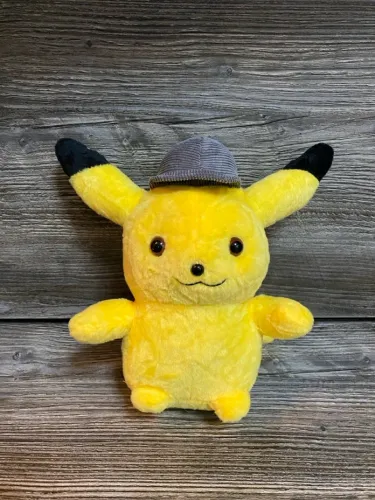 Pelúcia Pikachu Detetive