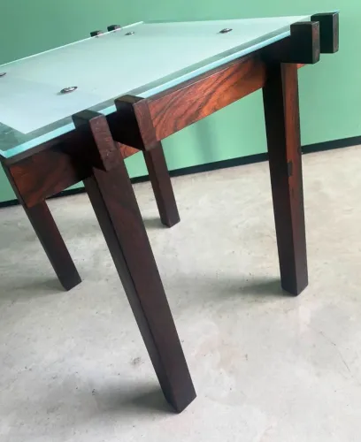 Antiga Mesa / Mesinha de Canto / Lateral anos 60 em Jacaranda baiano