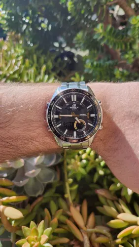 Relógio Casio Edifice Cronógrafo Analógico Masculino EFV-C100D-1BVDF