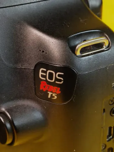 Câmera Canon Rebel T5 kit esporte 