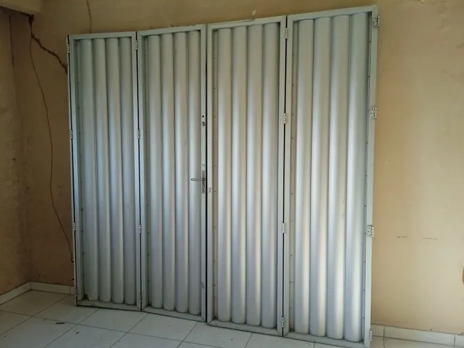 Porta de Alumínio 4 Folhas
