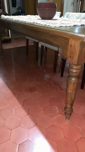 Mesa de Jantar de Madeira Maciça