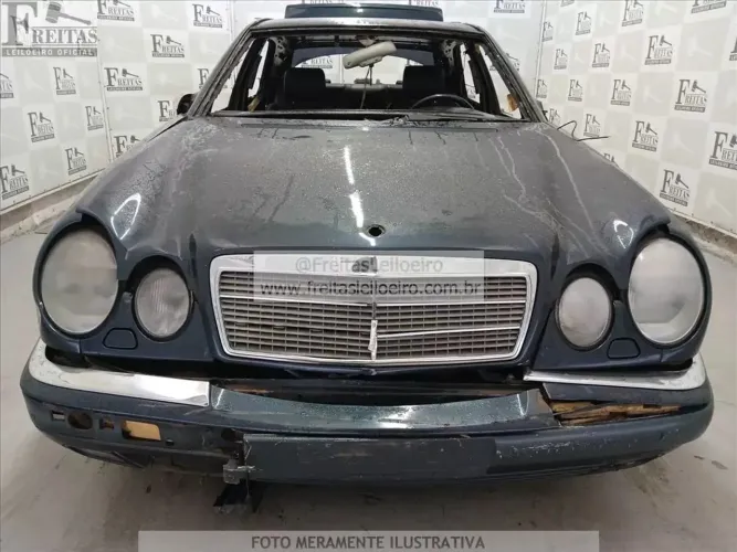Sucata Mercedes E420 4.2 V8 1997 1998 Para Retirada Peças