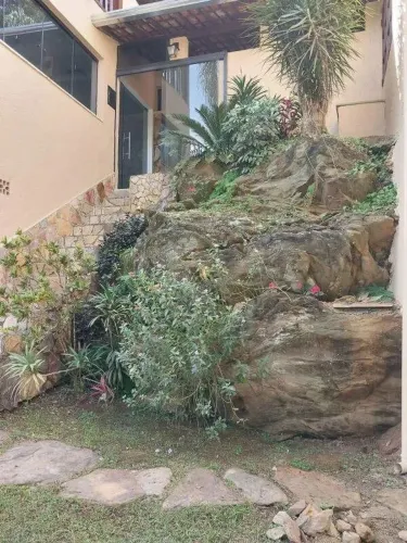 Excelente casa em Condominio Fechado em Rio Acima