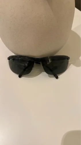 Óculos Original Ray Ban com estojo novíssimo.