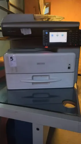 Multifuncional Ricoh MP 301, no estado para retirada de peças 