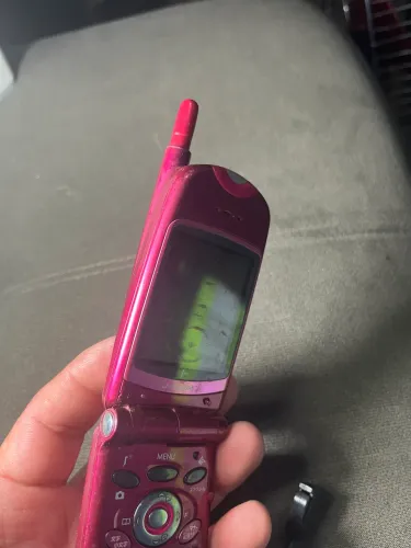  celular antigo da marca J-Phone,