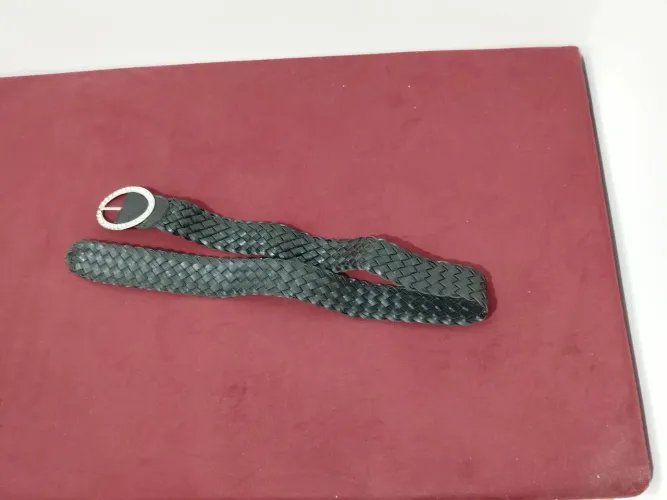 Cinto Feminino Trançado com Fivela de Strass