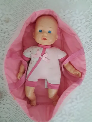 Bebe numa sacola