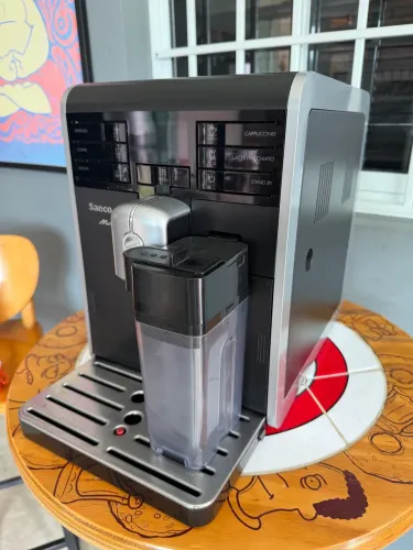 Cafeteira saeco moltio 220v capuccino café mocaccino