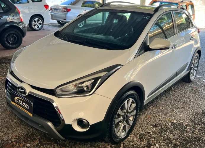 Hyundai HB20X Premium 1.6 Automatico com Km baixo