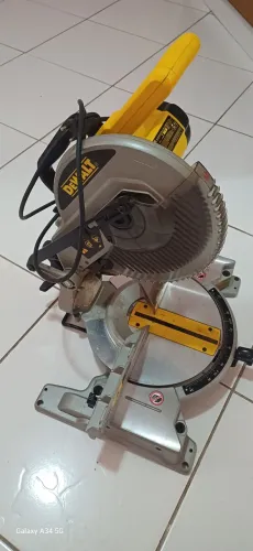 Serra meia esquadria Dewalt
