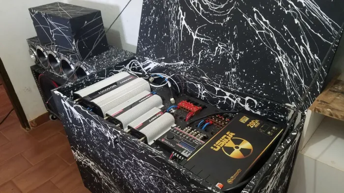 Vendo ou troco som automotivo ,por moto volto diferença