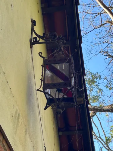 Antiga e charmosa Lanterna Francesa em aço