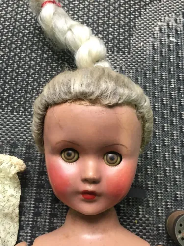 Boneca antiga anos 50/60 