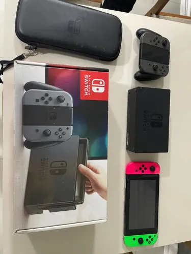 NINTENDO SWITCH 1 com JOYCON extra