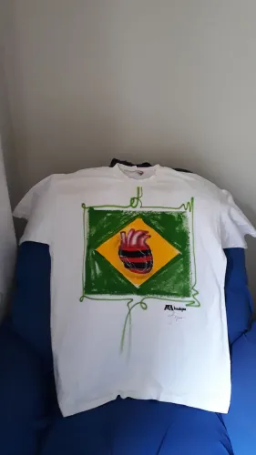 Camiseta Nike Adidas Brasil Coração - Design Exclusivo