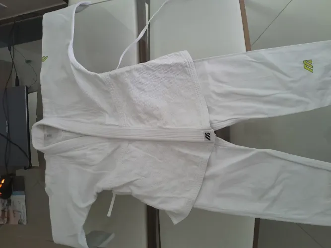 Kimono Judô/ Jiu jitsu Mizuno - Semi Novo - Tamanho Ideal para Treinos e Competições