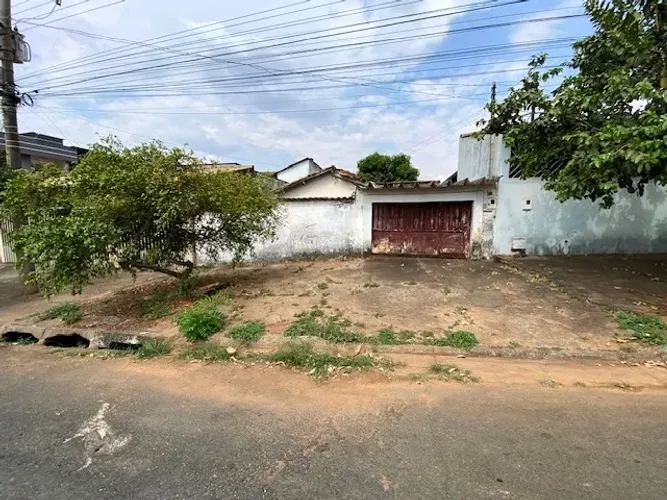OPORTUNIDADE ÚNICA! Lote 240m² na Av. Eng. José Martins Filho - Novo Horizonte, Goiânia!