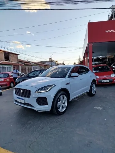 Jaguar E-pace Dynamic 2.0 AWD 250cv 2019. Teto Solar. Lindo Conservado!