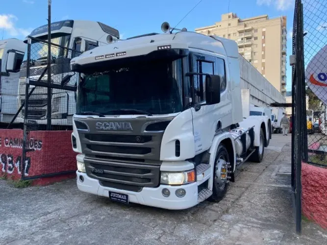 SCANIA P360 2015 6X2 AUTOMÁTICA