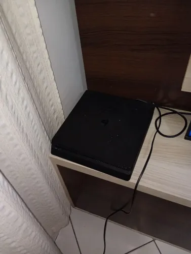 Vendo ps4 1100