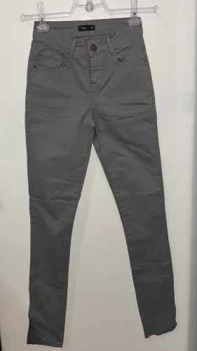 Calça Feminina Marisa Jeans Tam. 34 Cinza Esverdeada Como Nova