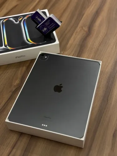 iPad M4 Pro 13'' 512GB - Seminovo