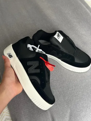 Tenis preto