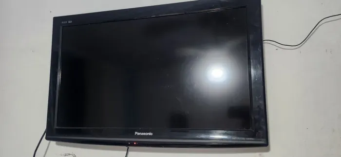 Vende-se 1 tv 39' com aparelho para smart (Internet)