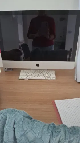 MAC Vintage , com defeito, vende-se. Serve para consertar ou servir as peças.
