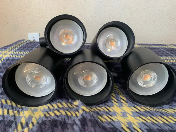 Kit com 5 spots led + cabo