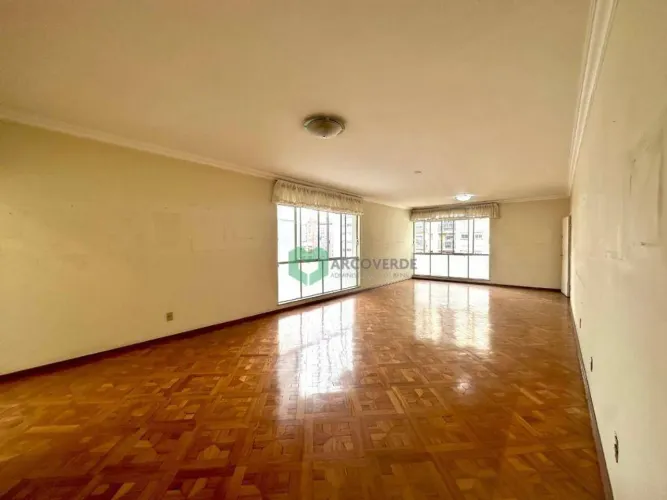 Apartamento para venda em Higienópolis com 3 quartos, sendo 1 suíte, 260m², 2 vagas.