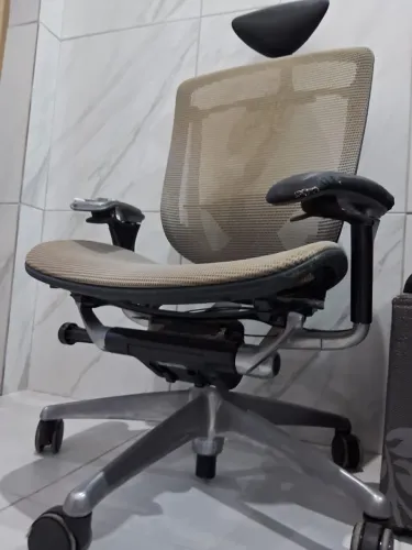 Cadeira Ergonômica Okamura Contessa Original - Premium com Apoio de Cabeça