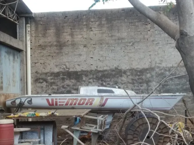Barco Veleiro com Carretinha