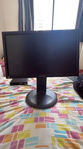 Monitor Positivo 19? WideScreen - Entrada VGA e DVI - Excelente Estado