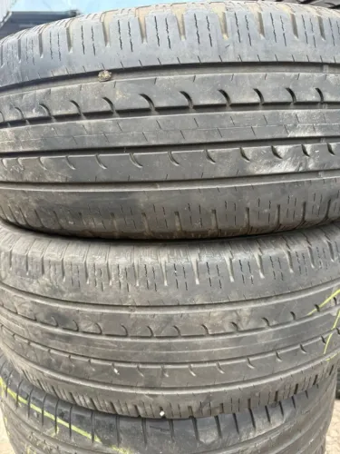 Pneu Goodyer 225/60/18 70 % vida útil