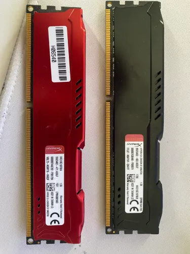 Kit 12GB de memórias HyperX DDR3