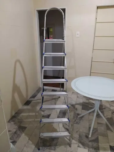 Escada de Alumínio 8 Degraus