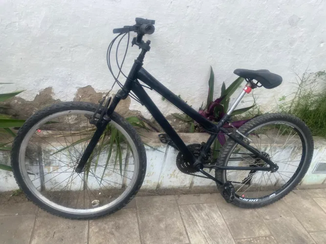 Bicicleta aro 26 com marcha e sinaleiras