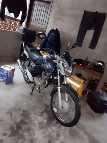 Vendo 150 mix em dia moto com detalhes do dia dia mas nada de mais não fuma
