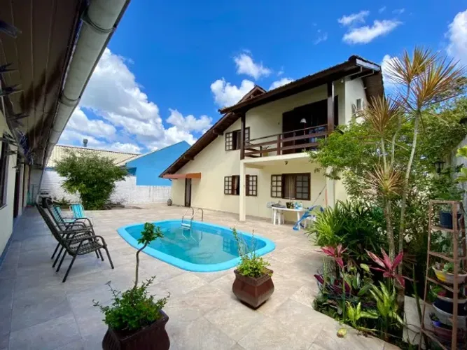 ALUGUEL TEMPORADA - Casa com Piscina no Morro das Pedras/Campeche TEMPORADA