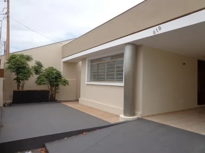 Casa com Edicula em Penapolis