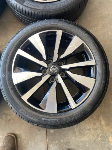 Rodas aro 17 kicks 2025 5/114  + pneus michellin 