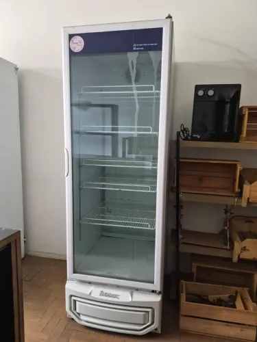 Freezer expositor vertical 570 litros Gelopar GLMF 570 BR 220V