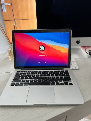 MacBook  2014 i5 retina 
