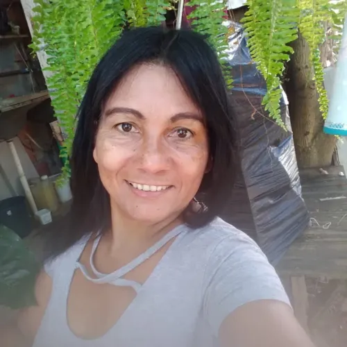 auxiliar de limpeza, cuidadora 
