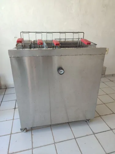 ? FRITADEIRA INDUSTRIAL A GÁS ÁGUA E ÓLEO PROGÁS PR-3000BPG