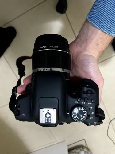 Canon T6i em ótimo estado!