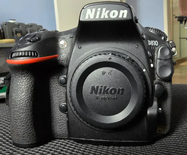 Vendo camera Nikon D810 usada